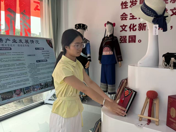 伯乐配资 青鸟计划Ⅰ于点滴中汇聚暖与力量——2024级5班团支部何依帆
